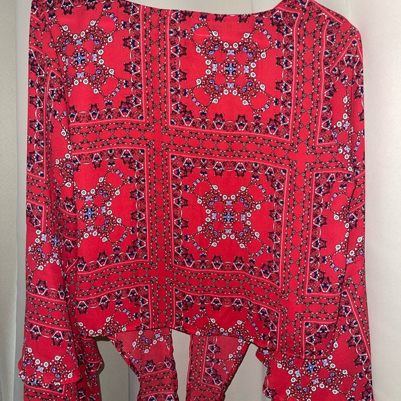 Adorable Top! - Picture 4 of 5